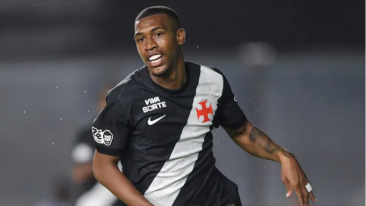 Rayan jogador do Vasco durante partida contra o Marica no estadio Sao Januario pelo campeonato Carioca 2026. Foto: Thiago Ribeiro/AGIF