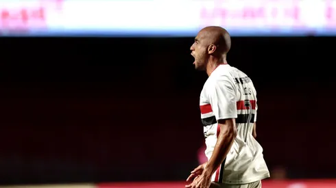 Lucas jogador do Sao Paulo comemora seu gol durante partida contra o Gremio no estadio Morumbi pelo campeonato Brasileiro A 2026. Foto: Marcello Zambrana/AGIF