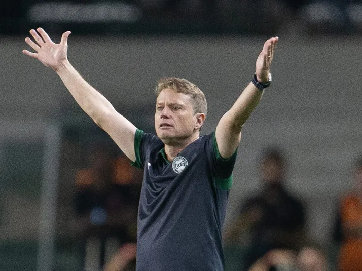 Seabra explica eliminação do Coritiba no Paranaense