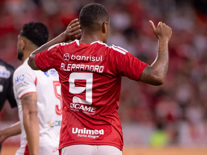 Alerrandro quebra jejum e finaliza goleada do Internacional