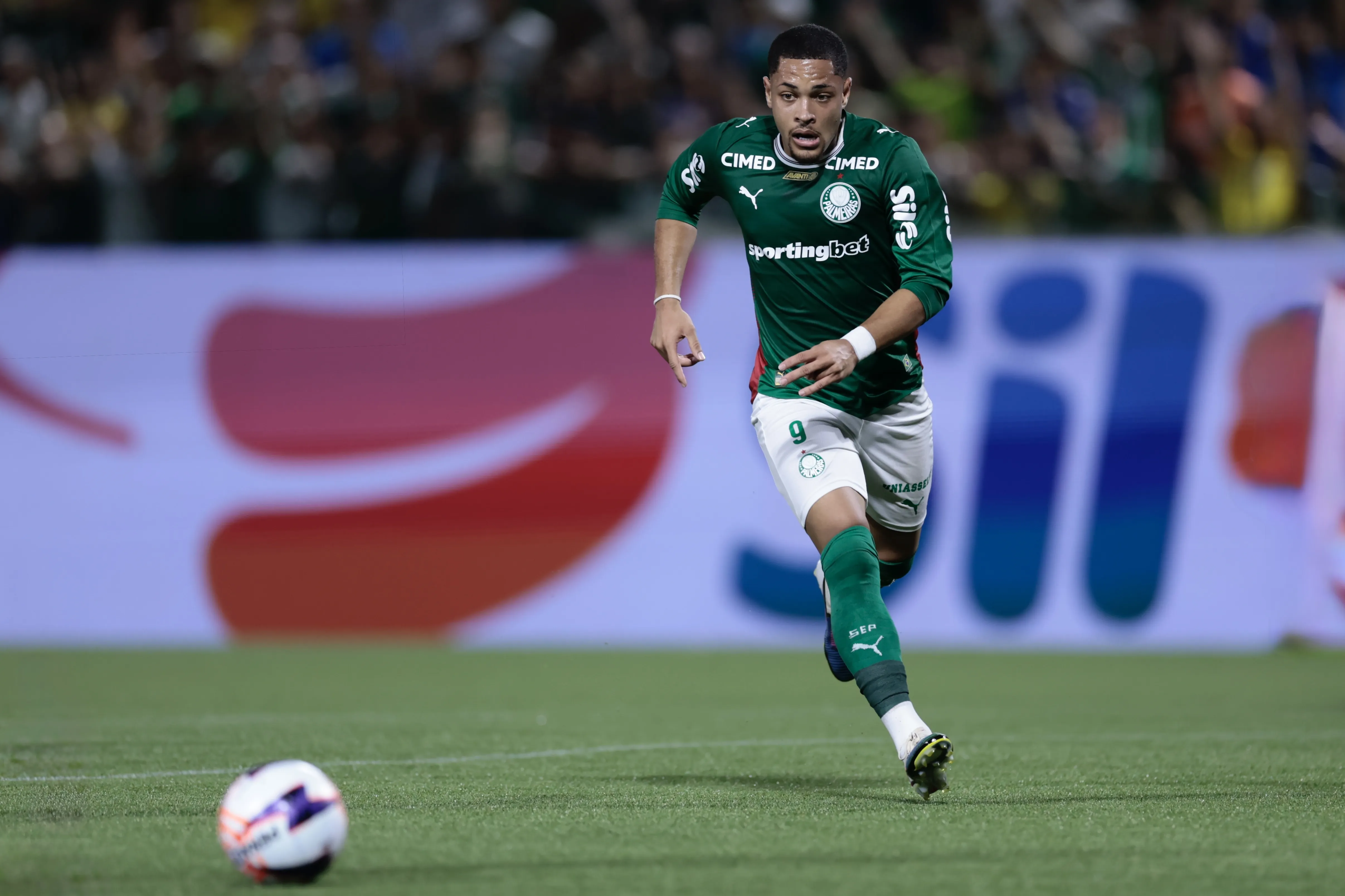Vitor Roque jogador do Palmeiras durante partida contra o Capivariano no estadio Arena Barueri pelo campeonato Paulista 2026. Foto: Marcello Zambrana/AGIF