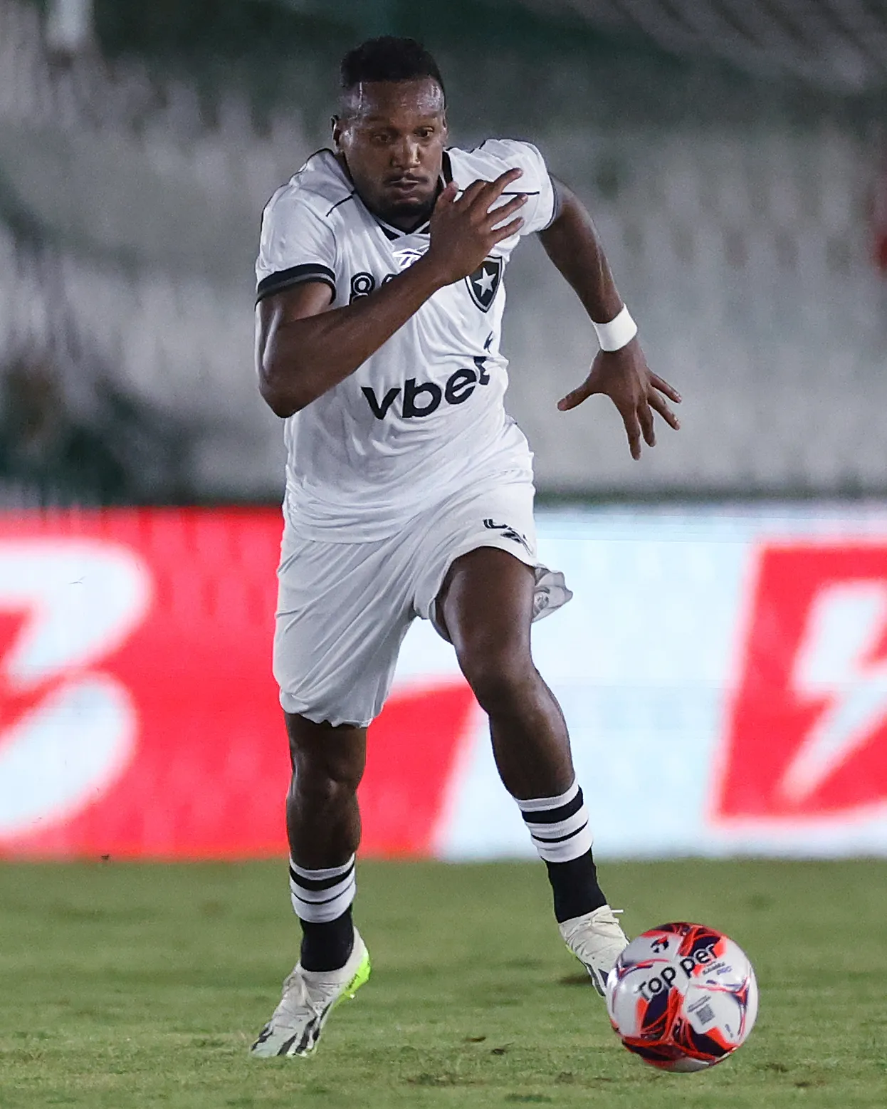 Edenilson.  Boavista x BOTAFOGO pela Taca Rio no Estadio  Elcyr Resende, 21 de Fevereiro de 2026, Rio de Janeiro, RJ, Brasil. Foto: Vitor Silva/Botafogo. 
Imagem protegida pela Lei do Direito Autoral Nº 9.610, DE 19 DE FEVEREIRO DE 1998. Sendo proibido qualquer uso comercial, remunerado e manipulacao/alteracao da obra.
