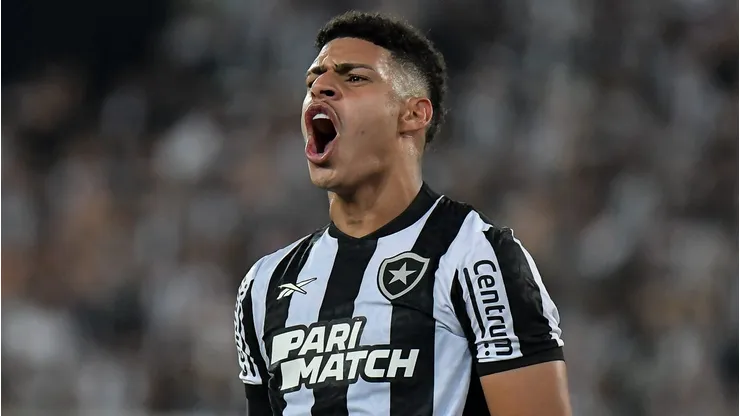 Luis Henrique durante confronto contra o Internacional no Brasileirão de 2025.
