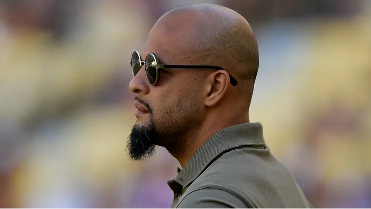 Felipe Melo ex-jogador antes da partida contra o Botafogo no estadio Maracana pelo campeonato Carioca 2024. Foto: Thiago Ribeiro/AGIF