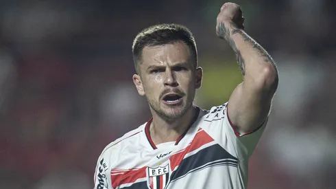 Botafogo faz sondagem pelo zagueiro Bernardo Schappo