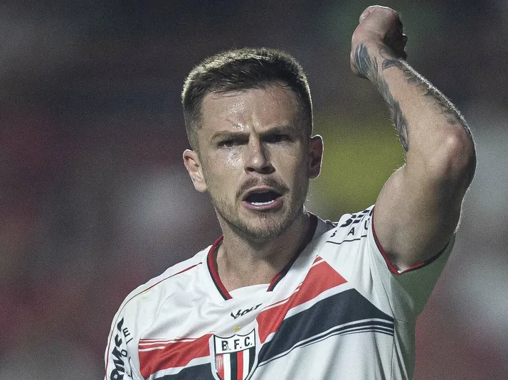 Botafogo sonda Bernardo Schappo, do Estrela Amadora, de Portugal