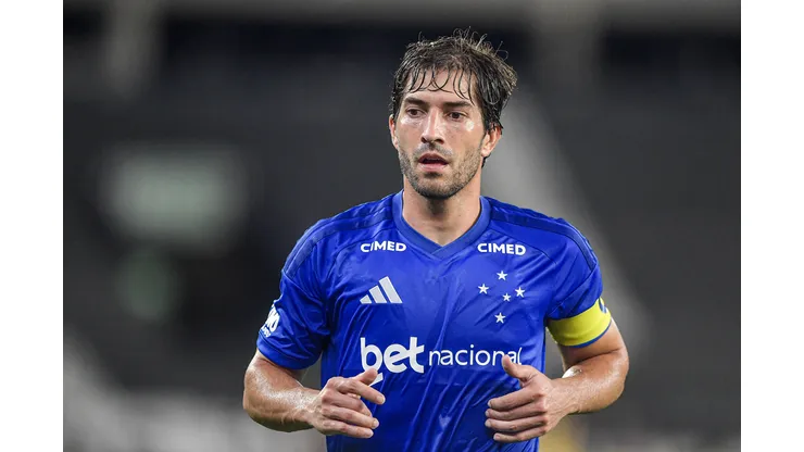 Lucas Silva jogador do Cruzeiro durante partida contra o Botafogo no estadio Engenhao pelo campeonato Brasileiro A 2026. Foto: Thiago Ribeiro/AGIF
