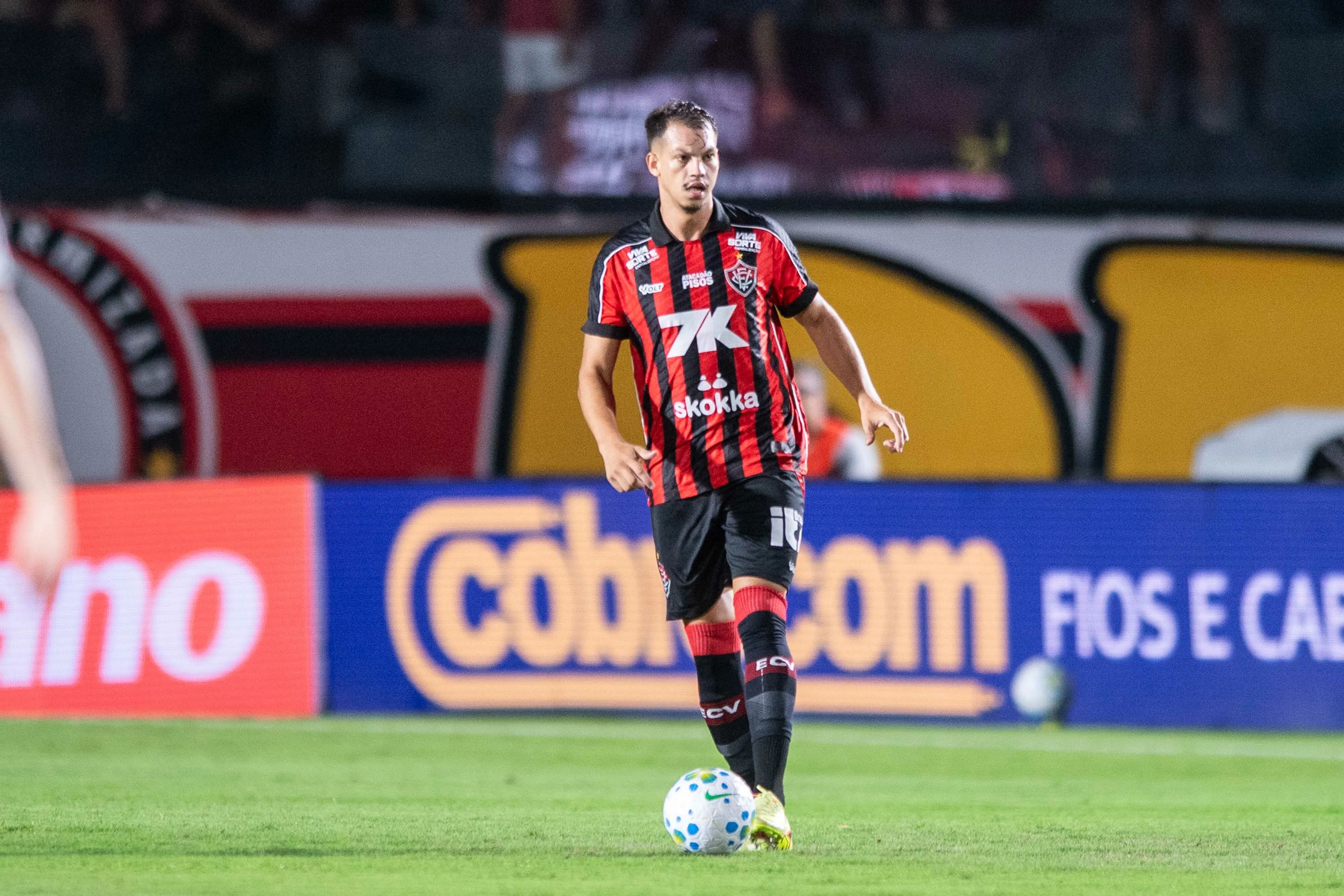 Ze Marcos jogador do Vitoria durante partida contra o Remo no estadio Barradao pelo campeonato Brasileiro A 2026. Foto: Jhony Pinho/AGIF