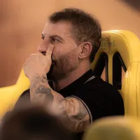 Pedrinho se manifesta sobre saídas de Diniz e Coutinho do Vasco