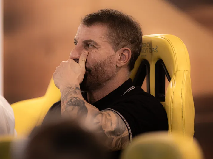 Pedrinho se manifesta sobre saídas de Diniz e Coutinho do Vasco