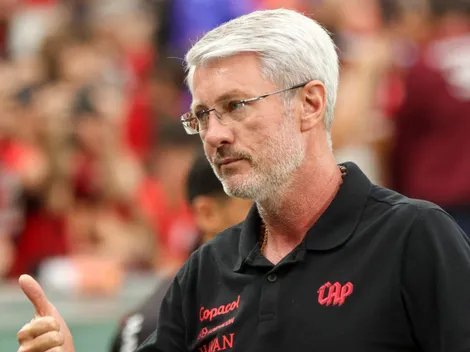 Odair Hellmann pede desculpas por eliminação do Athletico