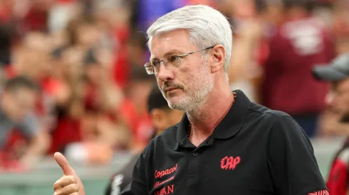 Odair Hellmann tecnico do Athletico-PR durante partida contra o Londrina no estadio Arena da Baixada pelo campeonato Paranaense 2026. Foto: Robson Mafra/AGIF
