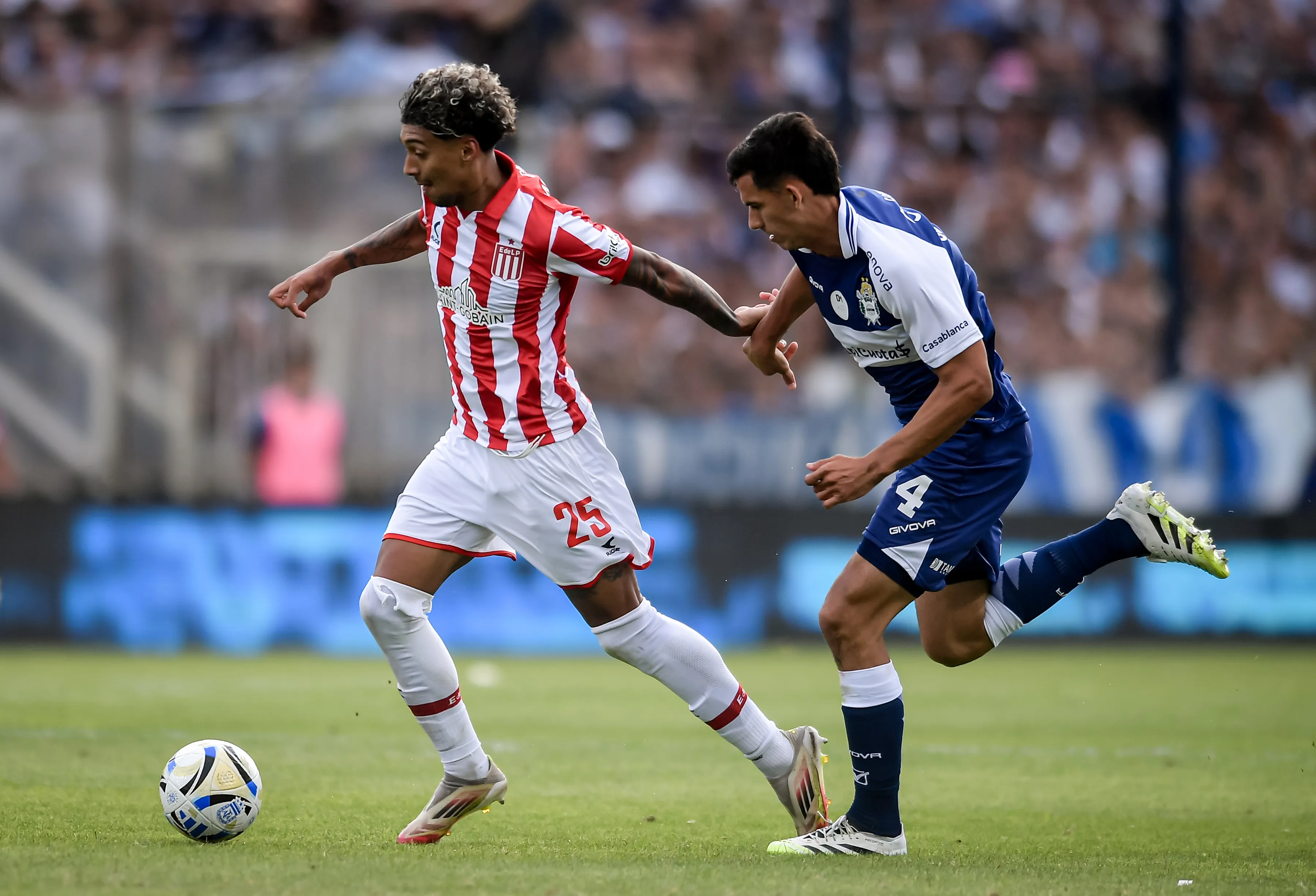 Medina atuando pelo Estudiantes. Foto: Marcelo Endelli/Getty Images