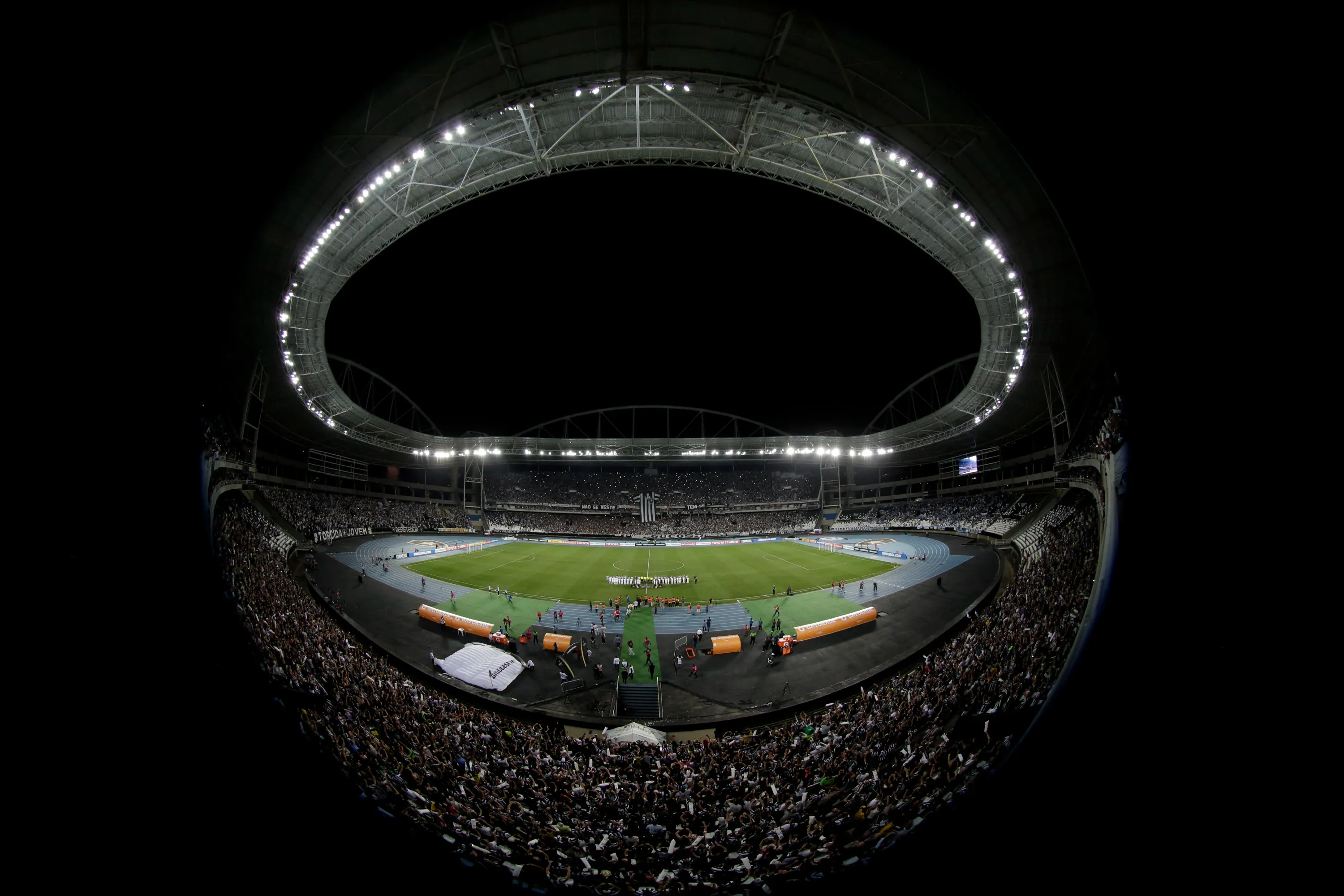RJ – Rio de Janeiro – 13/09/2017 – Libertadores 2017, Botafogo x Gremio – Torcida do Botafogo durante partida contra o Gremio no estadio Nilton Santos(Engenhao) pela Copa Libertadores 2017. Foto: Thiago Ribeiro/AGIF Foto: Luciano Belford/AGIF