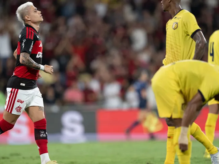 Filipe Luís enaltece Luz Araújo após vitória do Flamengo