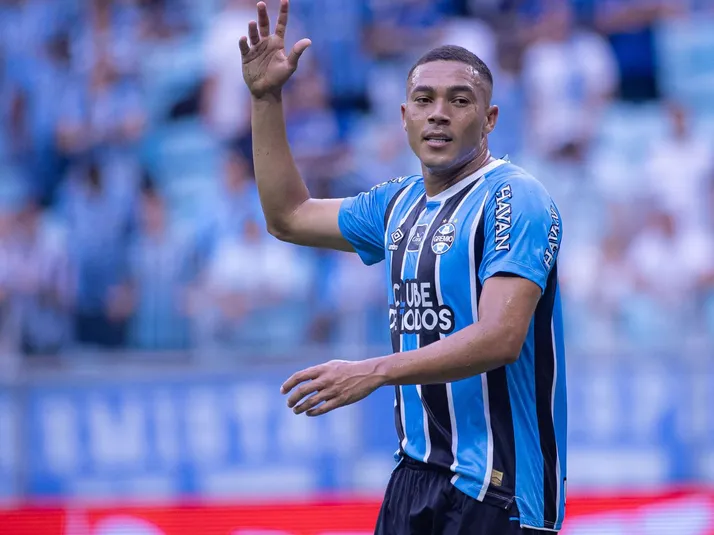 Baldasso ironiza Carlos Vinícius e provoca Grêmio