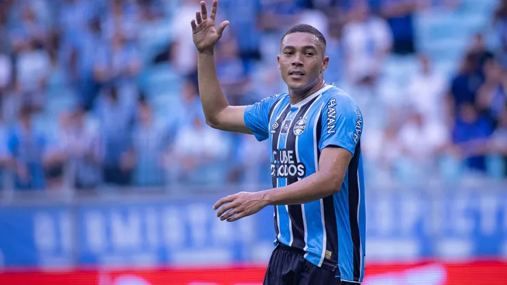Carlos Vinícius, atacante do Grêmio. Foto: Maxi Franzoi/AGIF