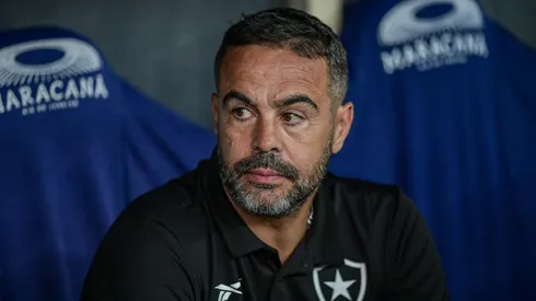 Artur Jorge técnico do Botafogo durante partida contra o Criciúma no estádio Maracanã pelo campeonato Brasileiro A 2024. Foto: Thiago Ribeiro/AGIF