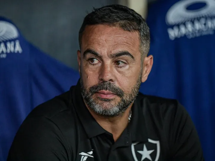 Artur Jorge, ex-Botafogo, vira alvo do Vasco para substituir Fernando Diniz