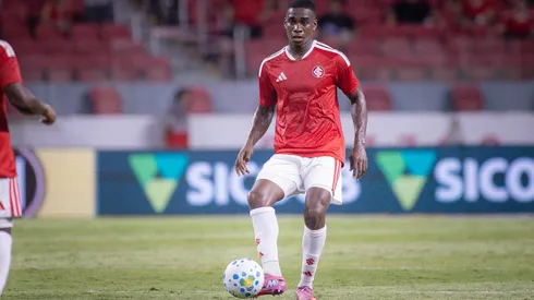 Félix Torres, zagueiro do Internacional. Foto: Maxi Franzoi/AGIF