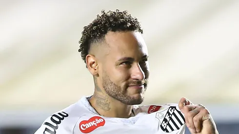 Neymar Jr jogador do Santos durante partida contra o Sport no estadio Vila Belmiro pelo campeonato Brasileiro A 2025. Foto: Mauricio De Souza/AGIF