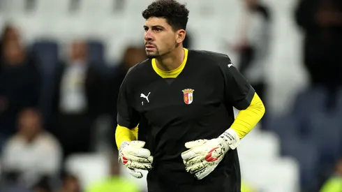 Matheus Magalhães, jogador do Estrella Vermelha-SER, atuando no Braga-POR em 2023