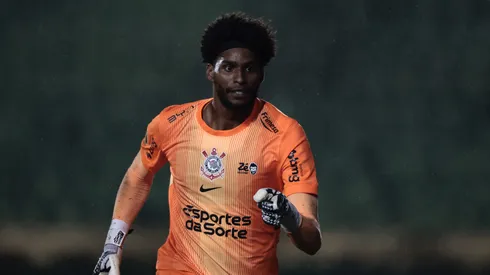 Hugo Souza goleiro do Corinthians durante partida contra o Portuguesa Paulista no estadio Caninde pelo campeonato Paulista 2026. Foto: Marcello Zambrana/AGIF