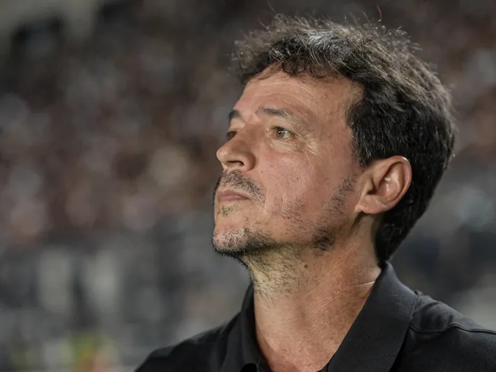 Vasco irá pagar R$4 milhões para Fernando Diniz após demissão