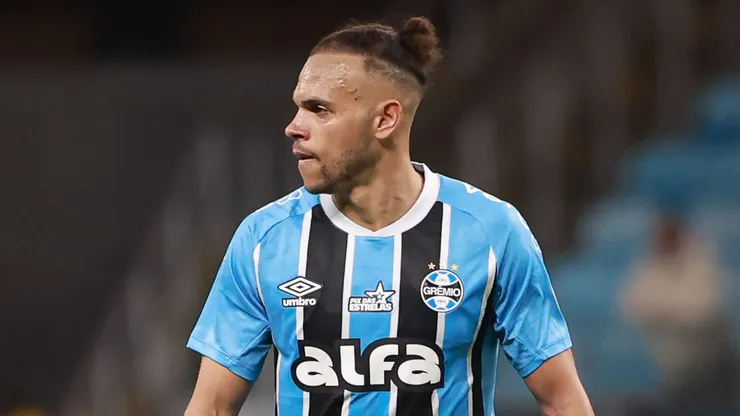 Braithwaite voltou aos treinos no Grêmio