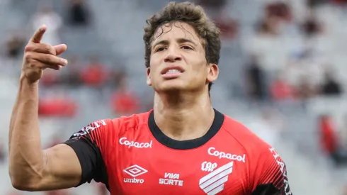 João Cruz durante confronto contra o Maringá no Campeonato Paranaense de 2026.