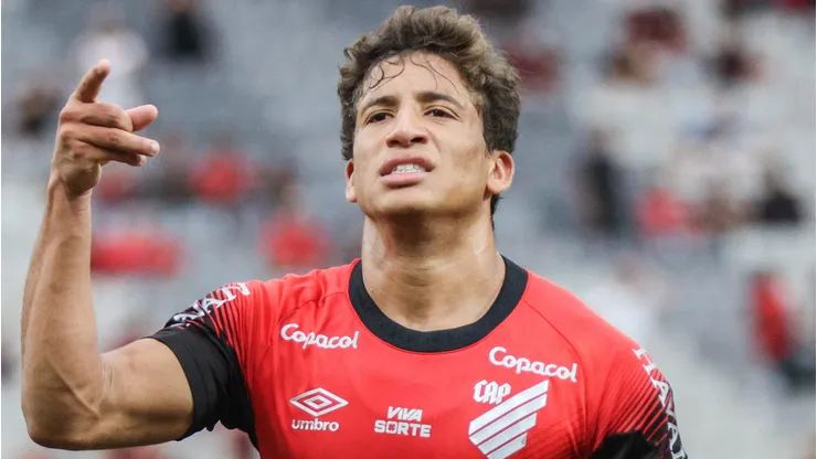 João Cruz durante confronto contra o Maringá no Campeonato Paranaense de 2026.