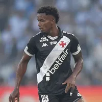 Thiago Mendes treina com bola no Vasco
