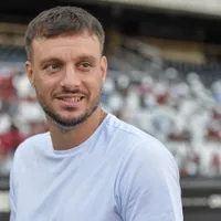 Botafogo negocia com três zagueiros e um lateral para reforçar o elenco de Anselmi