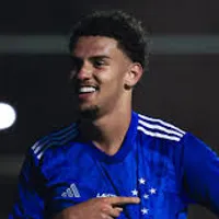 Gui Meira, ex-Cruzeiro, se firma como titular no Feirense