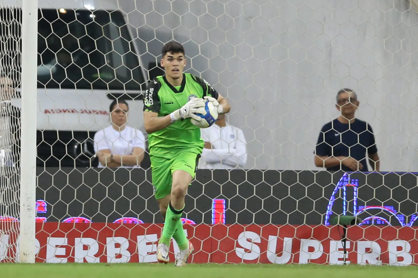 PE – RECIFE – 22/08/2024 – BRASILEIRO B 2024, SPORT X CORITIBA – Foto arquivo de Pedro Morisco goleiro do Coritiba durante a partida entre Sport e Coritiba na Arena de Pernambuco pelo campeonato brasileiro da Serie B 2024. Foto: Marlon Costa/AGIF