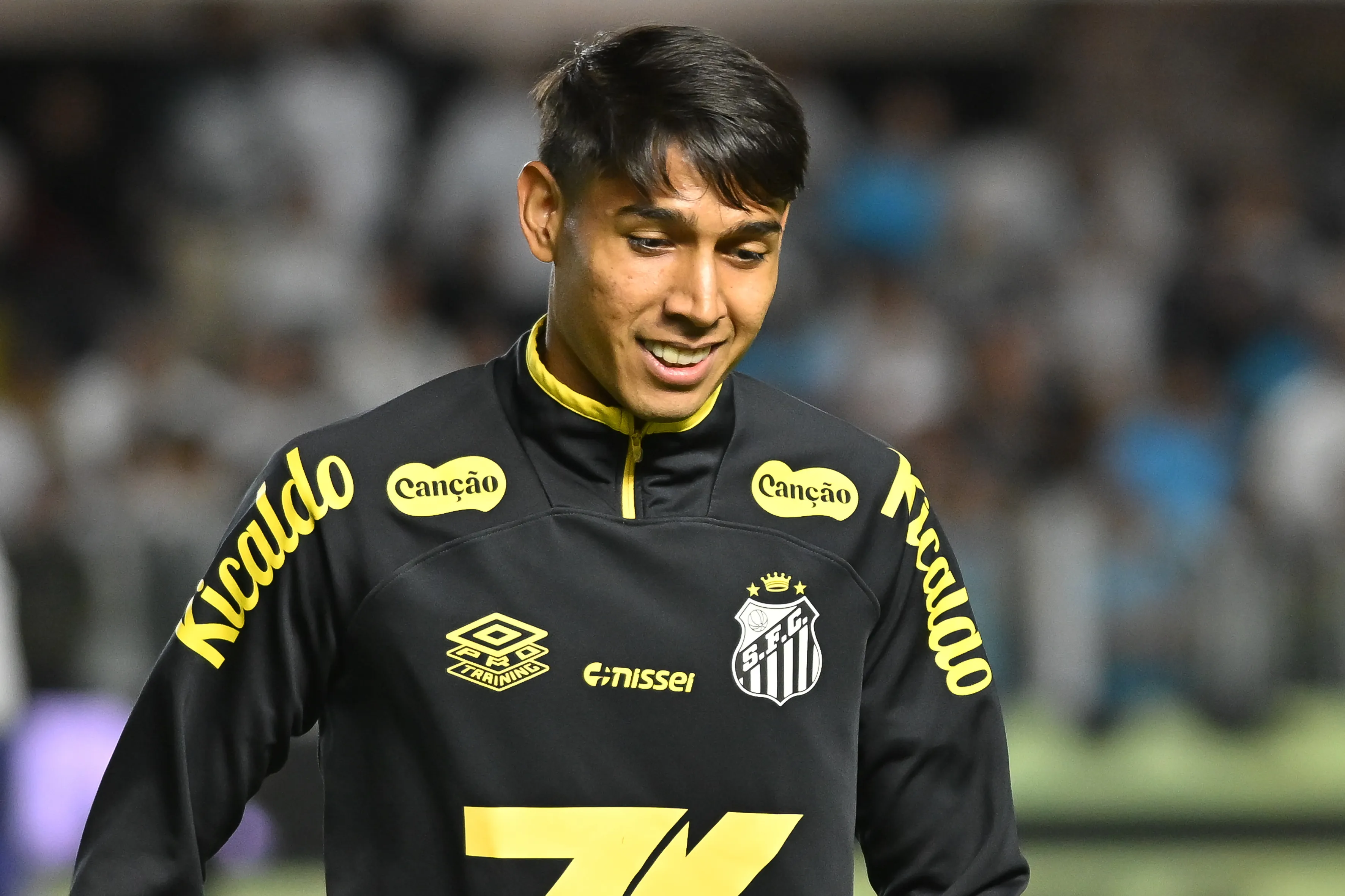Alexis Duarte com a camisa do Santos – Foto: Jota Erre/AGIF