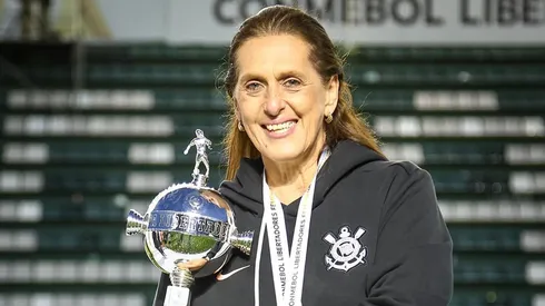 Diretora das Brabas comenta sobre a chegada da nova treinadora – Foto: Redes Sociais/Corinthians