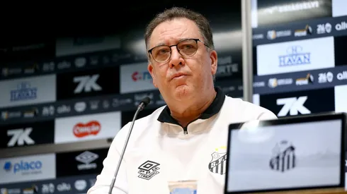 O presidente Marcelo Teixeira durante coletiva oficial em coletiva de imprensa realizada no Vila Belmiro. Foto: Mauricio De Souza/AGIF