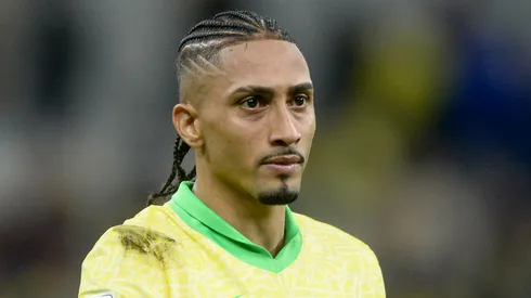 Jogadores do Selecao Brasileira Vinicius Junior, Casemiro e Rafinha comemoram vitoria ao final da partida contra o Paraguai no estadio Arena Corinthians pelo campeonato Eliminatorias Copa Do Mundo 2026. Foto: Jhony Pinho/AGIF
