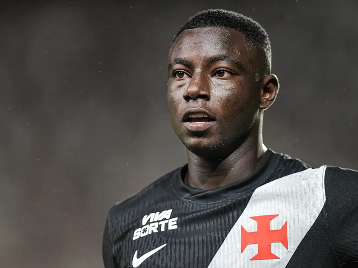 Vasco terá mudança no ataque contra o Santos e Hinestroza será titular
