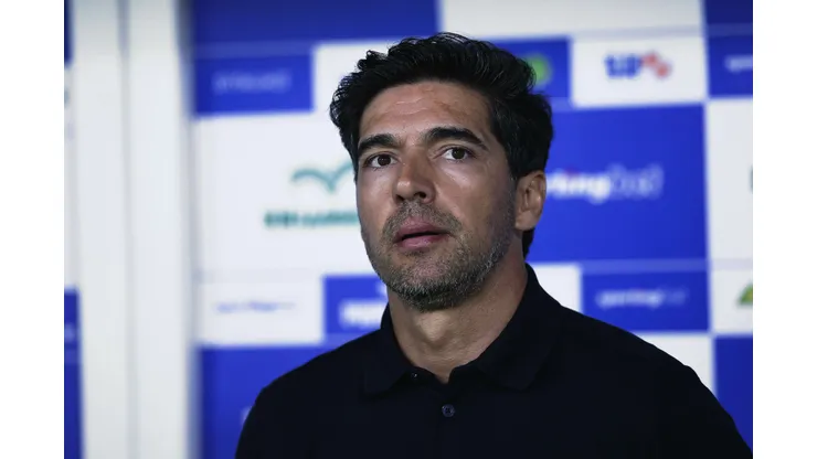Abel Ferreira tecnico do Palmeiras durante partida contra o Fluminense no estadio Arena Barueri pelo campeonato Brasileiro A 2026. Foto: Ettore Chiereguini/AGIF