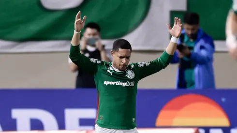 Vitor Roque jogador do Palmeiras comemora seu gol durante partida contra o Fluminense no estadio Arena Barueri pelo campeonato Brasileiro A 2026. Foto: Marcello Zambrana/AGIF