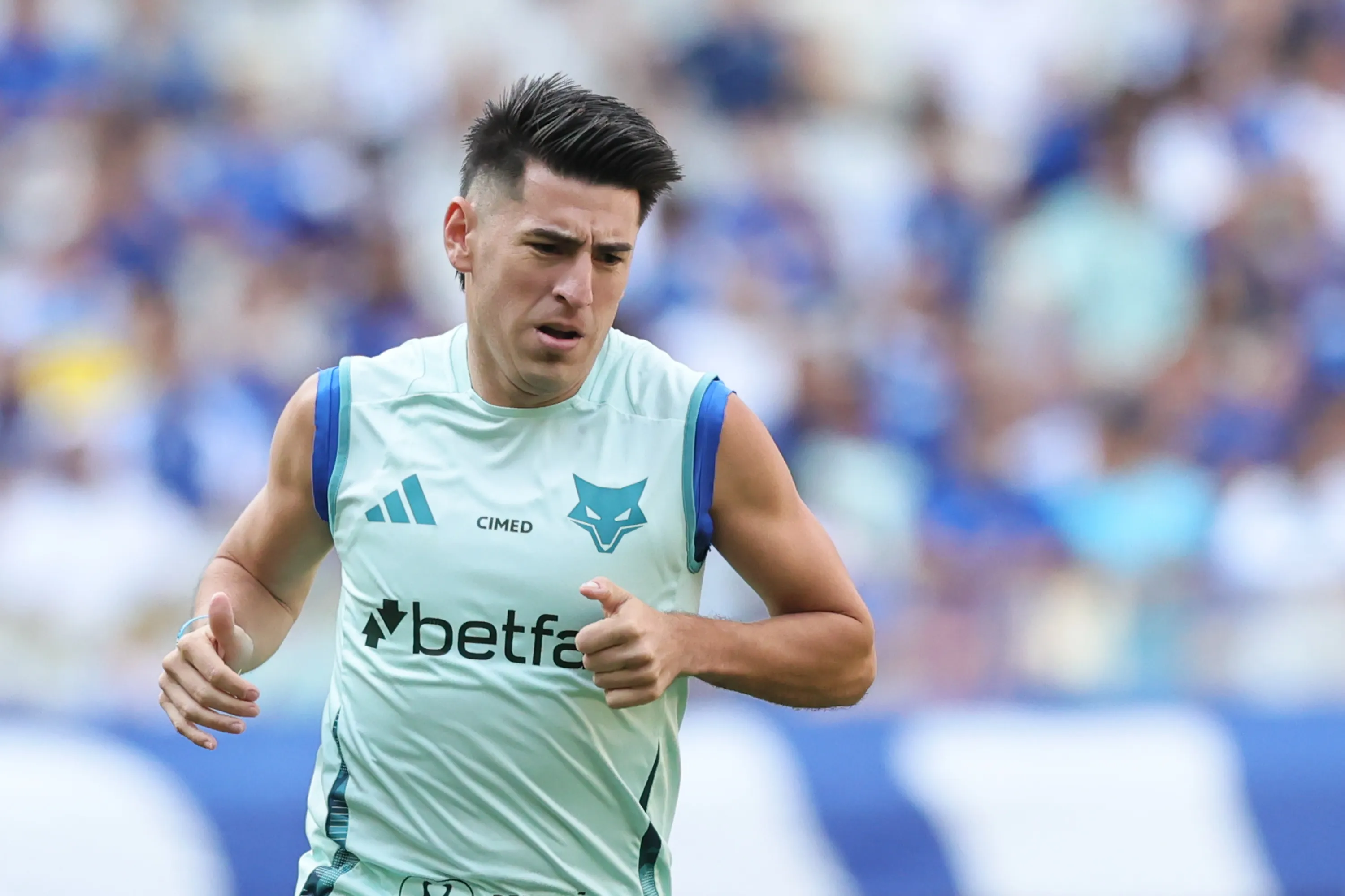 MG – BELO HORIZONTE – 20/07/2025 – BRASILEIRO A 2025, CRUZEIRO X JUVENTUDE – Lucas Villalba jogador do Cruzeiro durante aquecimento antes da partida contra o Juventude no estadio Mineirao pelo campeonato Brasileiro A 2025. Foto: Gilson Lobo/AGIF