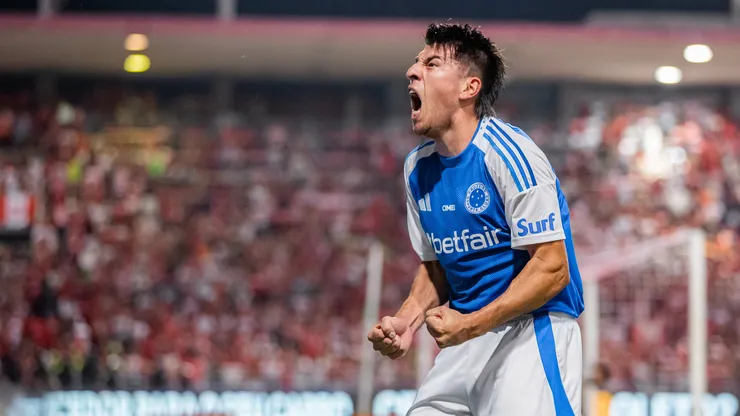 Villalba jogador do Cruzeiro comemora gol marcado durante partida contra o CRB no estadio Rei Pele pelo campeonato Copa Do Brasil 2025.