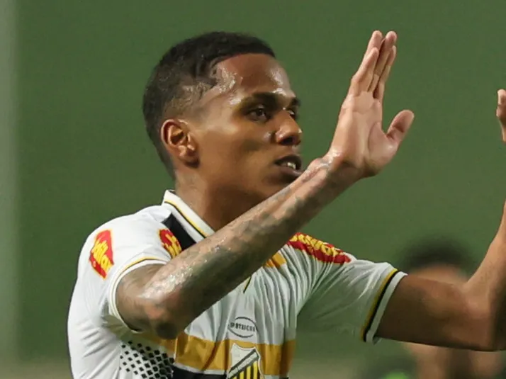 Fluminense envia proposta por Dantas