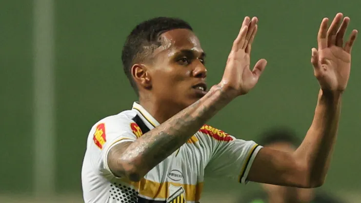Dantas jogador do Novorizontino comemora seu gol durante partida contra o America-MG no estadio Independencia pelo campeonato Brasileiro B 2025. Foto: Gilson Lobo/AGIF