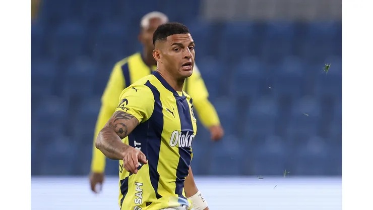 Diego Carlos, jogador do Fenerbahce-TUR
