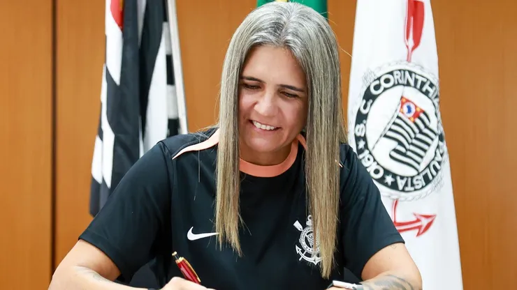 Emily destaca ambiente leve para trabalhar no Corinthians - Foto: Rodrigo Gazzanel/Corinthians