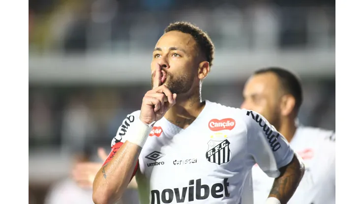 SP - SANTOS - 26/02/2026 - BRASILEIRO A 2026, SANTOS X VASCO - Neymar Jr. jogador do Santos comemora seu gol durante partida contra o Vasco no estadio Vila Belmiro pelo campeonato Brasileiro A 2026. Foto: Mauricio De Souza/AGIF
