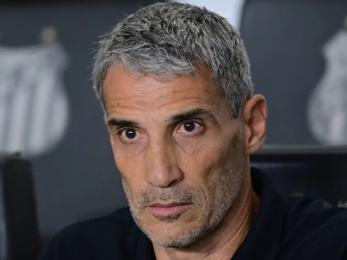 Vojvoda acerta em escalação e Santos vence o Vasco